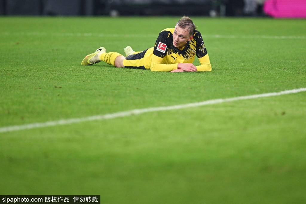 多特蒙德惊魂96分钟！丘奎梅卡绝平救主，德甲悬念恐将提前终结