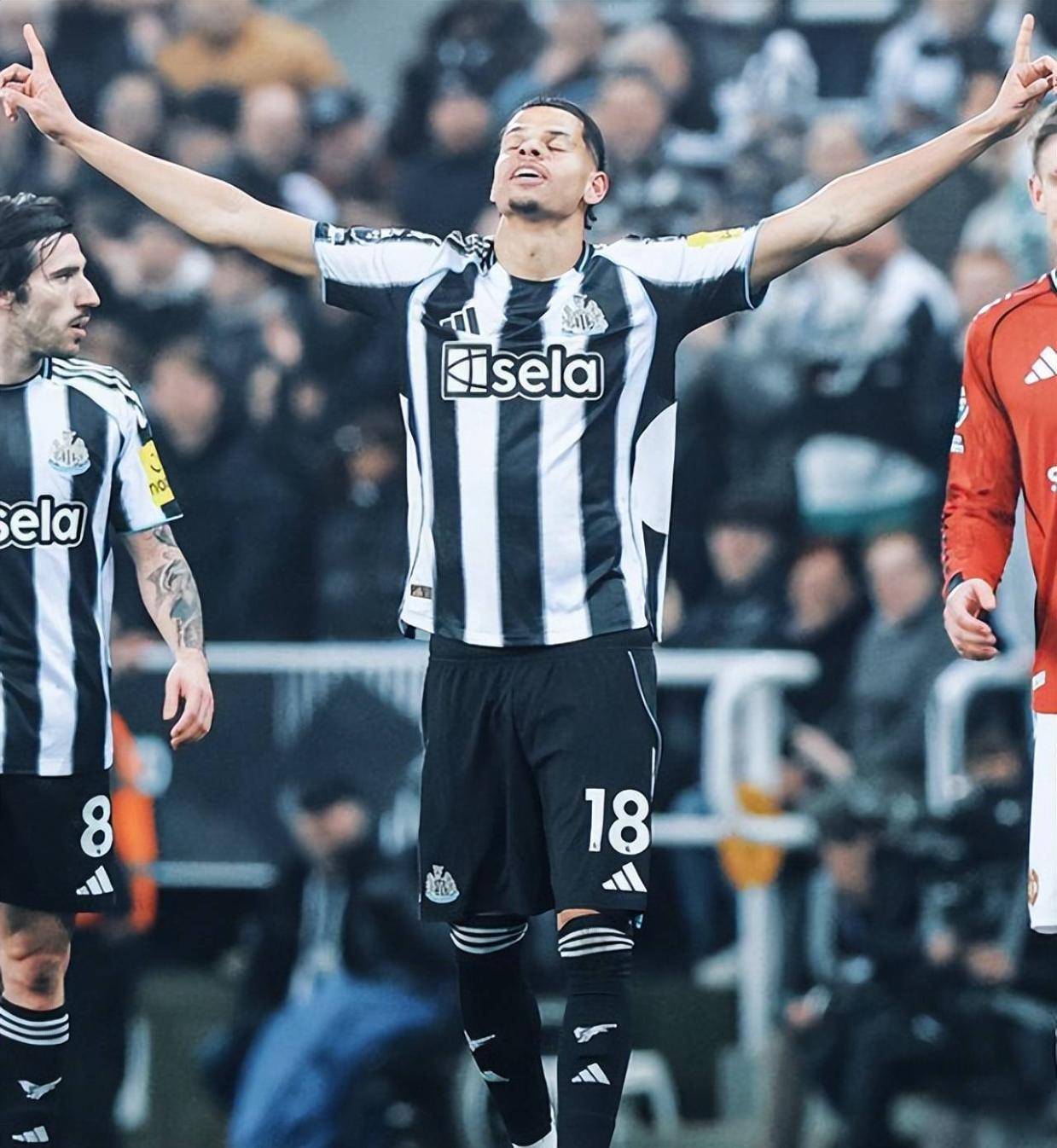 纽卡斯尔2比1绝杀曼联，十人取胜强队很神奇，主帅应变完胜卡里克